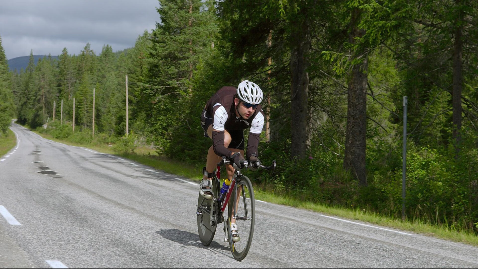 新疆队完胜鹈鹕，当东方狼群咬碎西方水鸟的翅膀